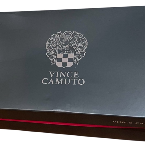 NWT Vince Camuto Black Sandals with Crisscross Straps - Size 8 - Picture 7 of 7